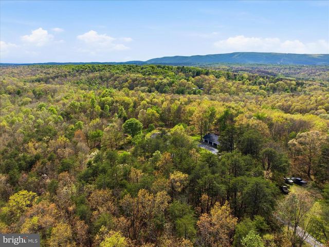 654 SOPER LN, Berkeley Springs, WV 25411