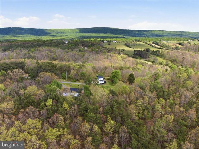 654 SOPER LN, Berkeley Springs, WV 25411
