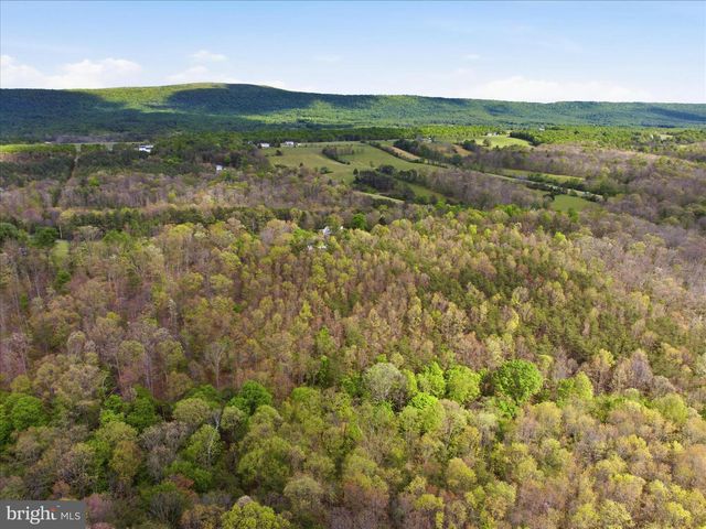 654 SOPER LN, Berkeley Springs, WV 25411