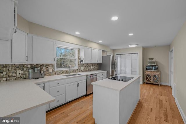 654 SOPER LN, Berkeley Springs, WV 25411