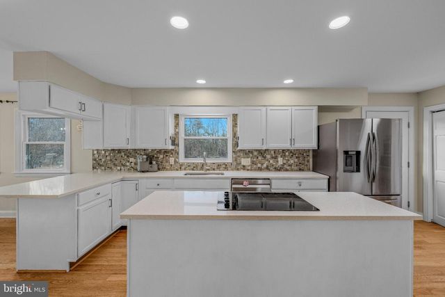 654 SOPER LN, Berkeley Springs, WV 25411