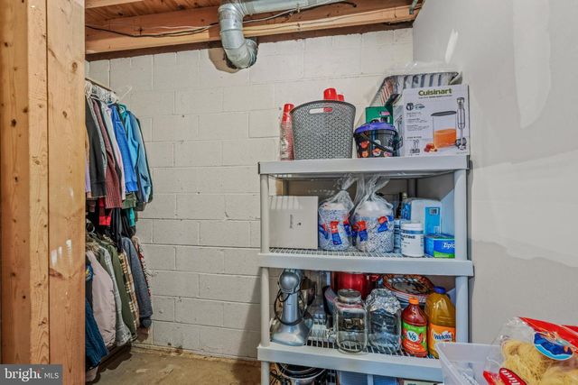 654 SOPER LN, Berkeley Springs, WV 25411