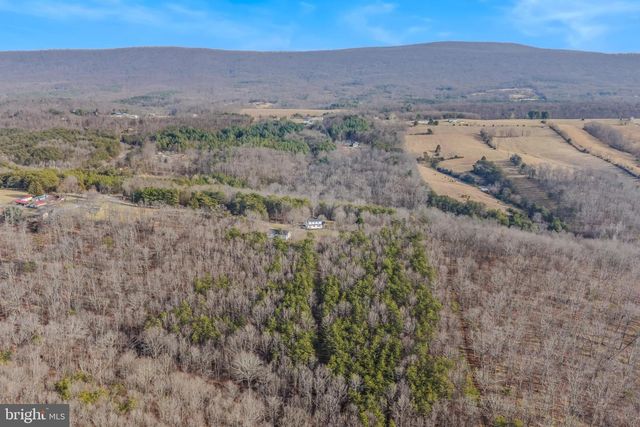 654 SOPER LN, Berkeley Springs, WV 25411