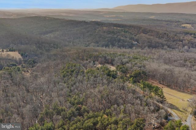 654 SOPER LN, Berkeley Springs, WV 25411