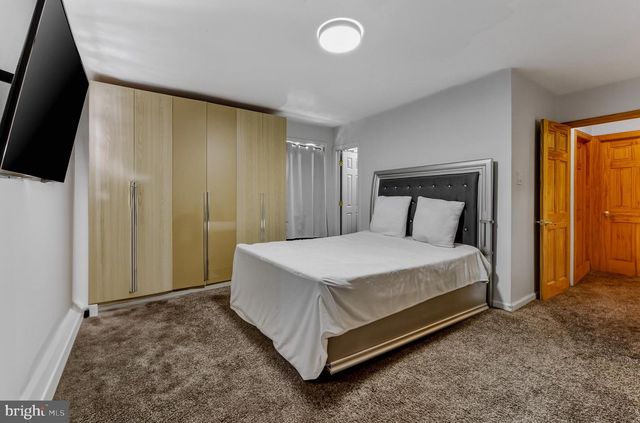 28 FOREST HILL DR, Cherry Hill, NJ 08003