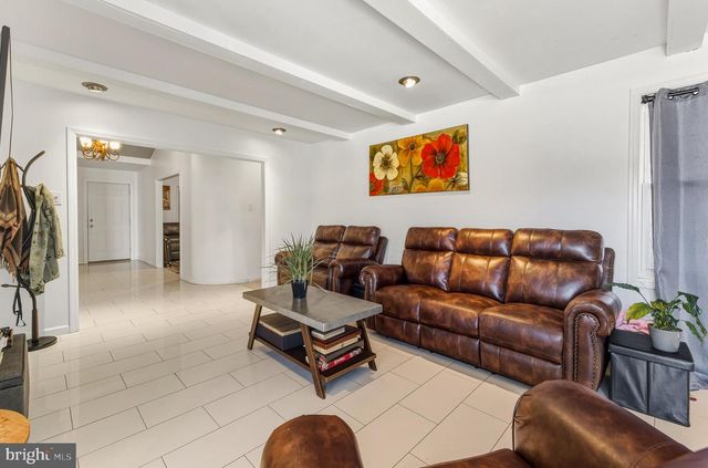 28 FOREST HILL DR, Cherry Hill, NJ 08003