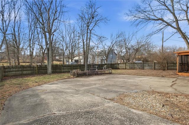 7305 E 129th Street, Grandview, MO 64030