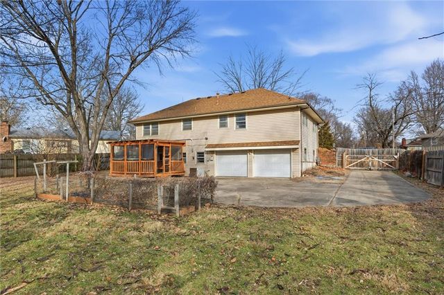 7305 E 129th Street, Grandview, MO 64030