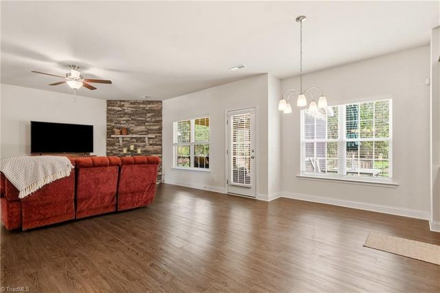 1464 Land Grove Drive, Kernersville, NC 27284