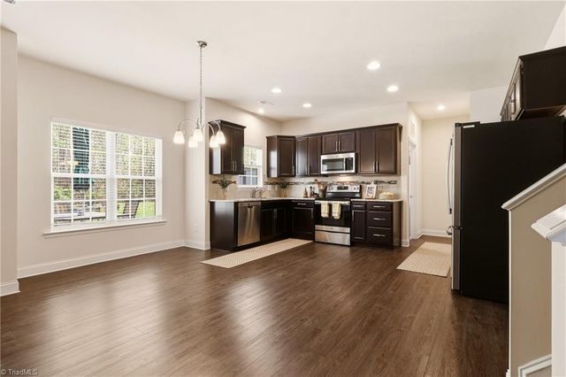 1464 Land Grove Drive, Kernersville, NC 27284