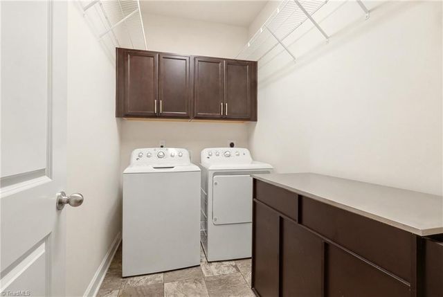 1464 Land Grove Drive, Kernersville, NC 27284