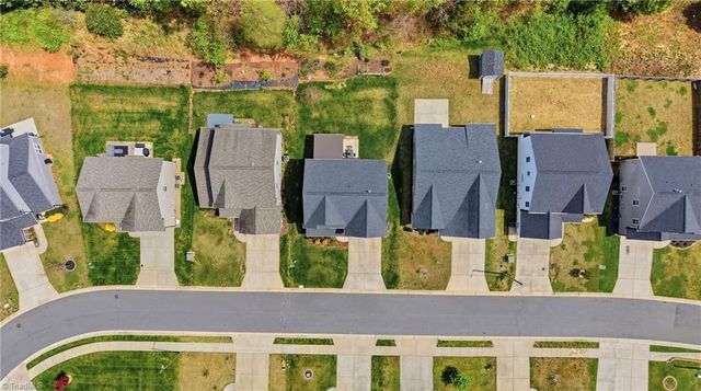 1464 Land Grove Drive, Kernersville, NC 27284