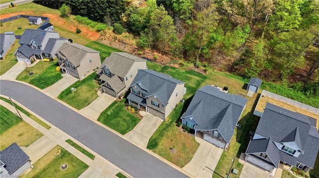 1464 Land Grove Drive, Kernersville, NC 27284