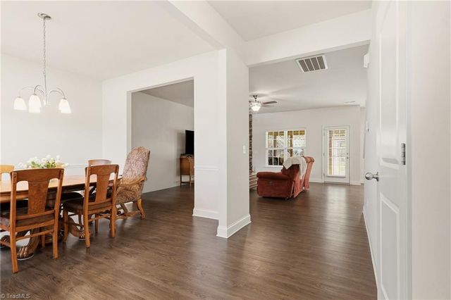 1464 Land Grove Drive, Kernersville, NC 27284