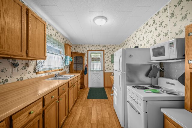 28195 Blackberry Lane, Burr Oak Twp, MI 49091