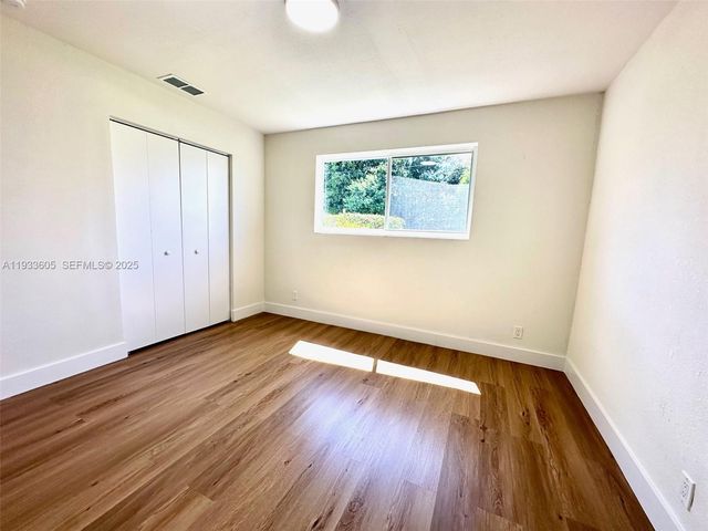 6285 NW 23rd St, Margate, FL 33063