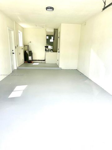 6285 NW 23rd St, Margate, FL 33063