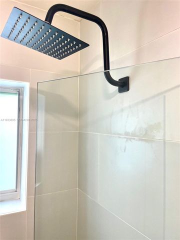 6285 NW 23rd St, Margate, FL 33063