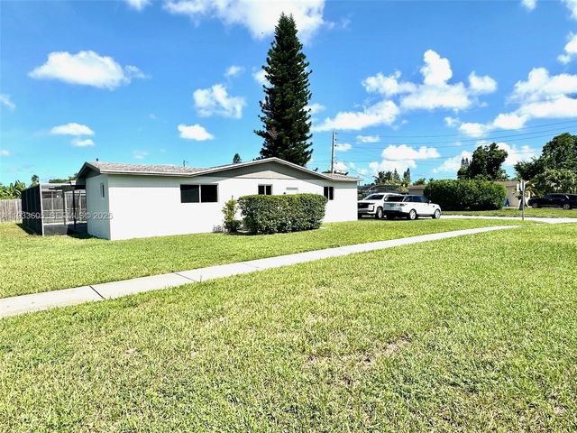 6285 NW 23rd St, Margate, FL 33063