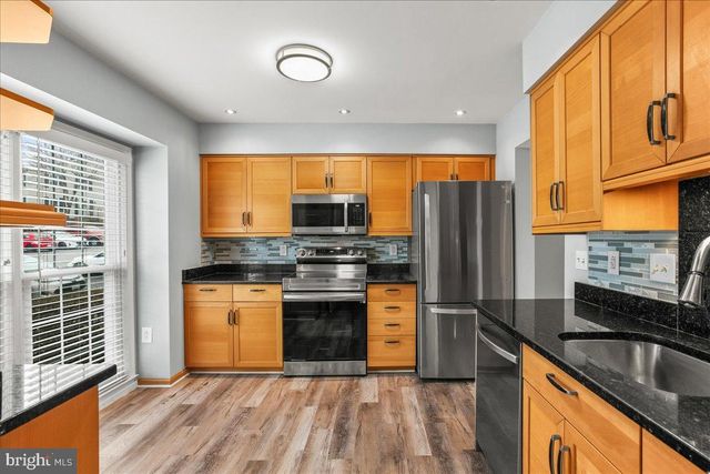 12103 WINONA DR, Woodbridge, VA 22192