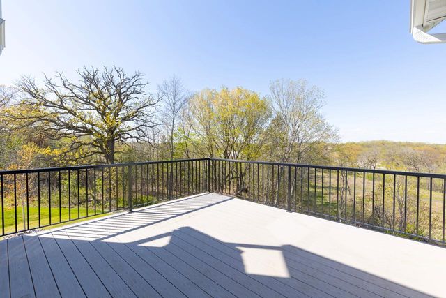 6561 Timber Arch Drive, Chaska, MN 55318