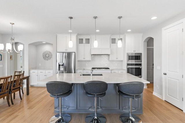 6561 Timber Arch Drive, Chaska, MN 55318