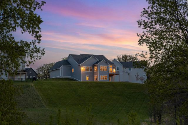 6561 Timber Arch Drive, Chaska, MN 55318