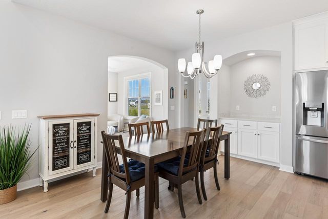 6561 Timber Arch Drive, Chaska, MN 55318