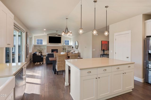 4642 SW Yew Leaf Court, Redmond, OR 97756
