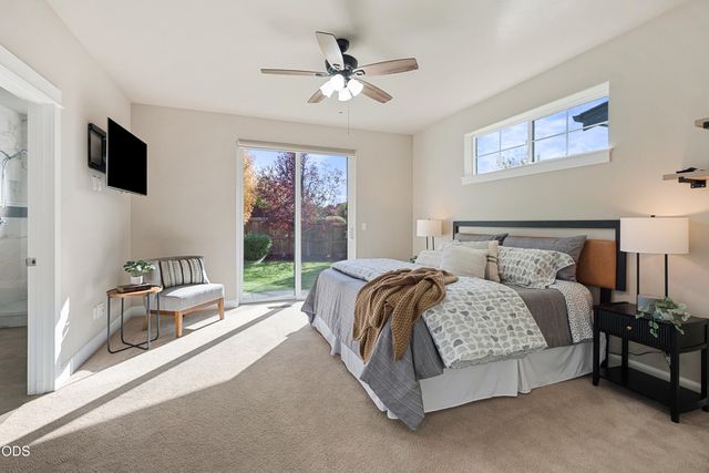 4642 SW Yew Leaf Court, Redmond, OR 97756