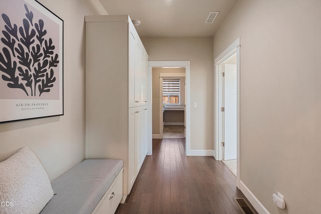 4642 SW Yew Leaf Court, Redmond, OR 97756