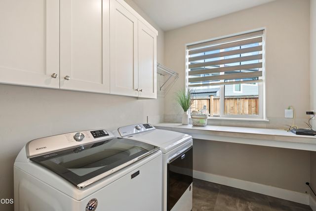 4642 SW Yew Leaf Court, Redmond, OR 97756