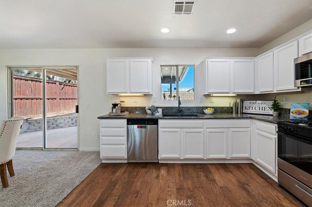 Image 10 of property listing at 308 Avenue 6, Lake Elsinore, CA 92530