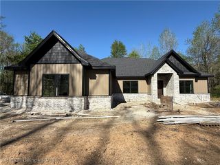 633 Pecan Grove Road, Alma, AR 72921