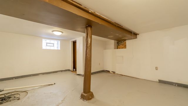 13223 S Buffalo Avenue, Chicago, IL 60633