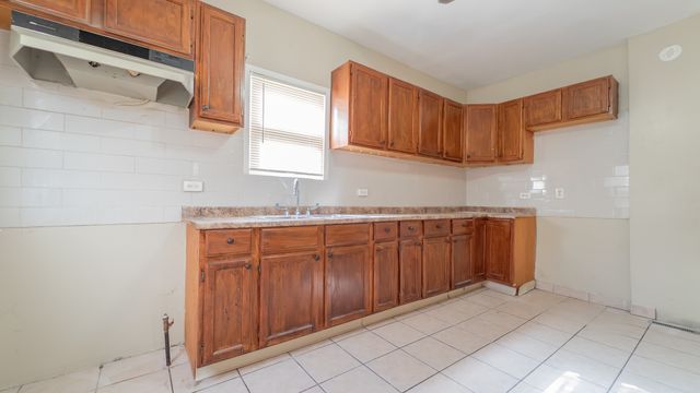 13223 S Buffalo Avenue, Chicago, IL 60633