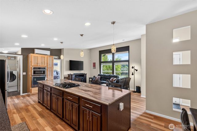 40109 32nd Avenue S, Roy, WA 98580