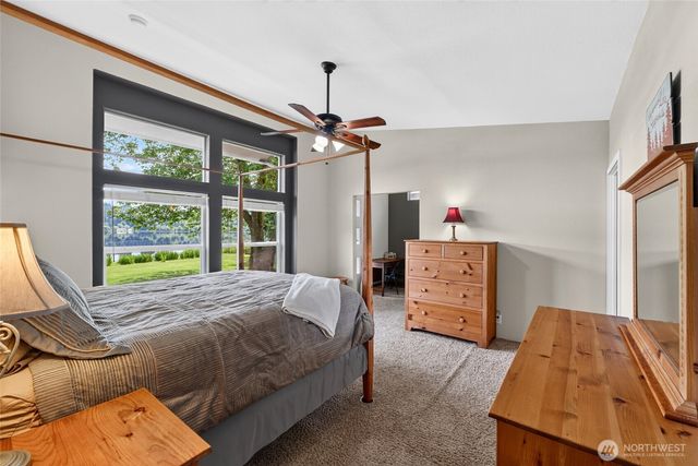 40109 32nd Avenue S, Roy, WA 98580