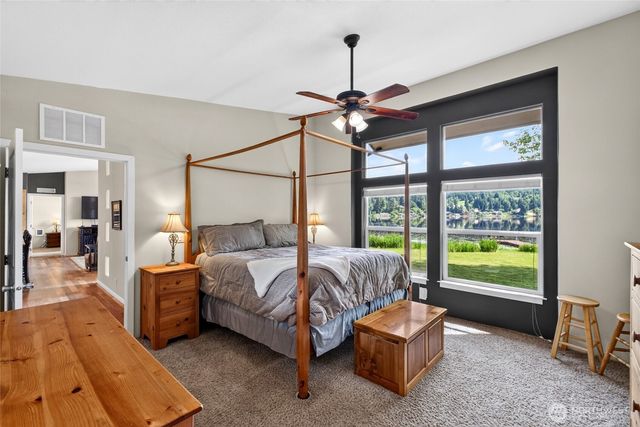 40109 32nd Avenue S, Roy, WA 98580