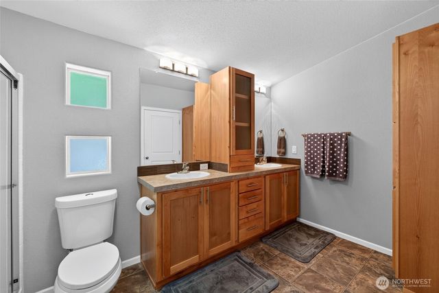 40109 32nd Avenue S, Roy, WA 98580