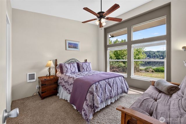 40109 32nd Avenue S, Roy, WA 98580