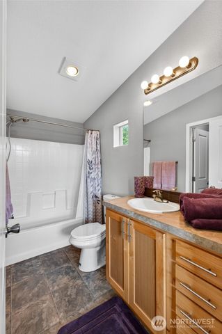 40109 32nd Avenue S, Roy, WA 98580