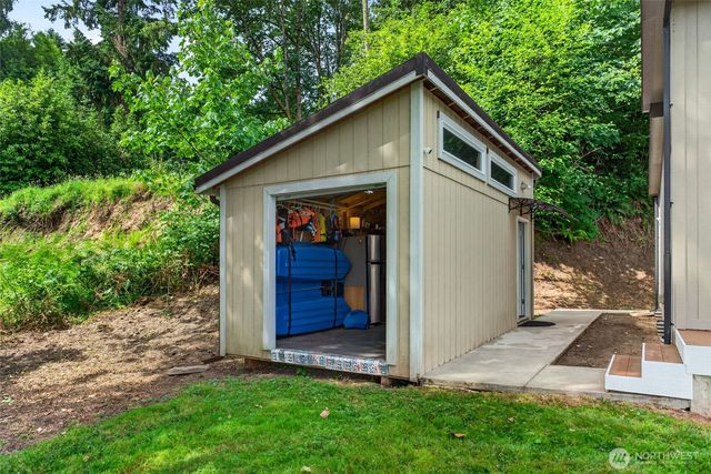 40109 32nd Avenue S, Roy, WA 98580