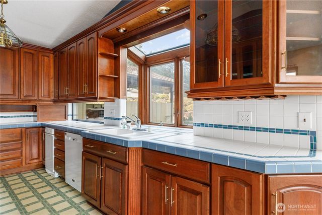 352 Marine Drive, Coupeville, WA 98239