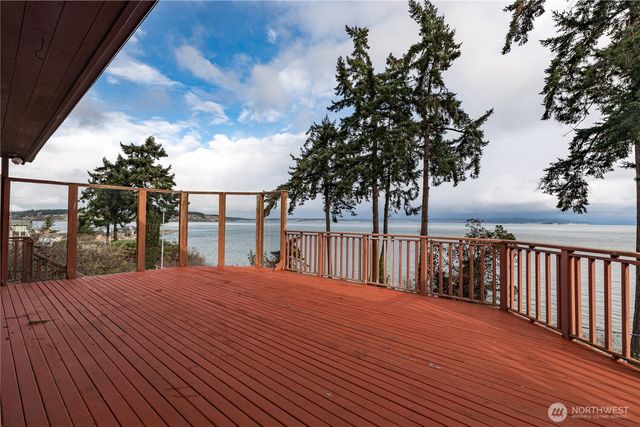 352 Marine Drive, Coupeville, WA 98239