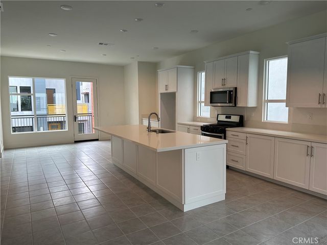 2182 Skylar, Tustin, CA 92782