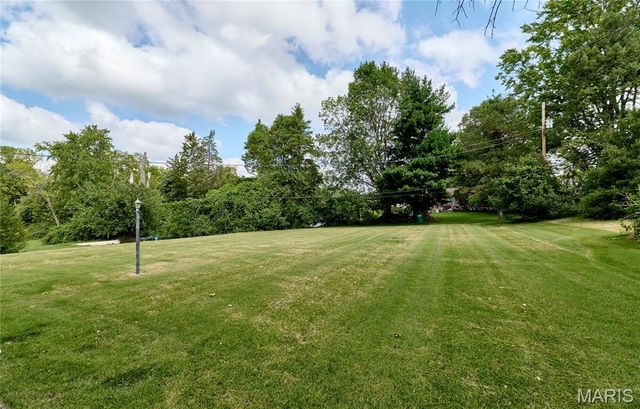 1751 June Drive, St Louis, MO 63138