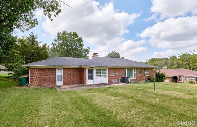 1751 June Drive, St Louis, MO 63138