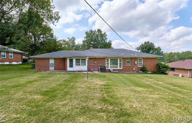 1751 June Drive, St Louis, MO 63138