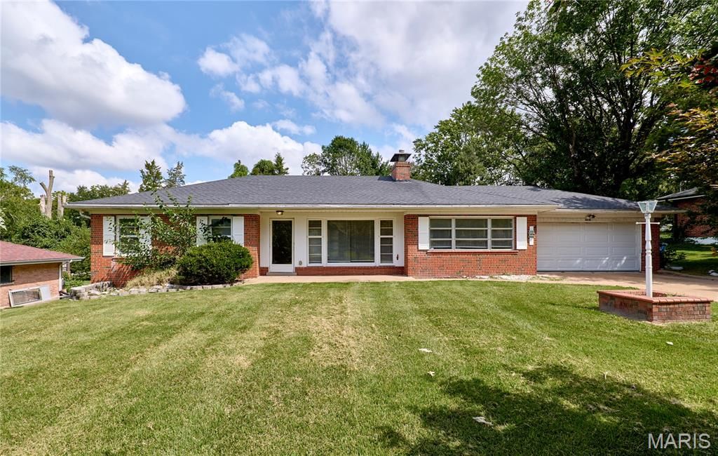 1751 June Drive, St Louis, MO 63138